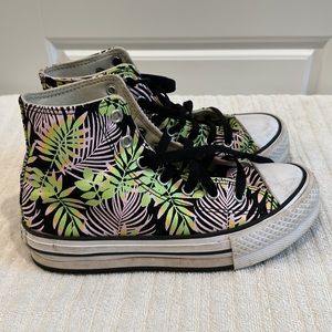 Youth platform high top converse size 3